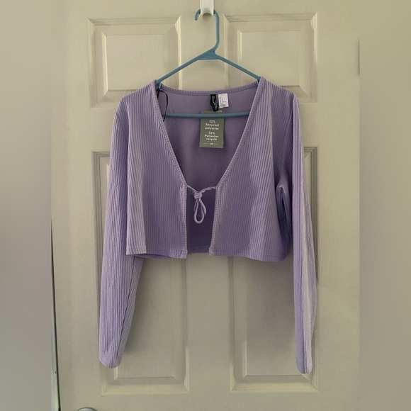 H&M Tie Front Shirt - Picture 1 of 3